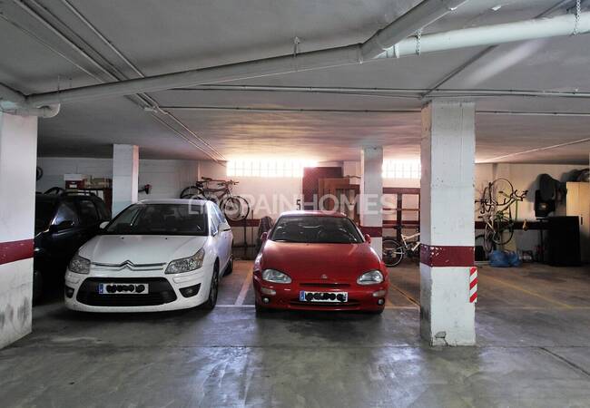 Centrally Located Apartment with Sea Views in Málaga 15