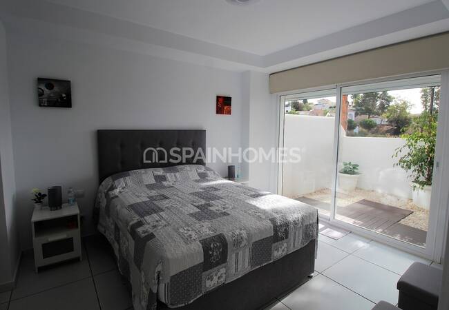 Sea View Villa in a Complex with Infinity Pool in Benalmadena 44