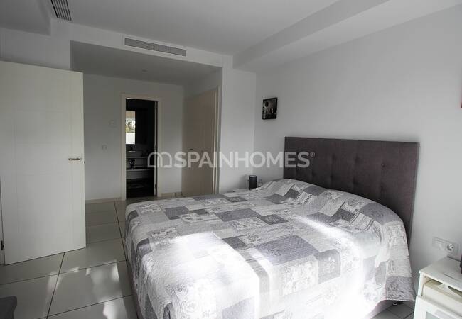 Sea View Villa in a Complex with Infinity Pool in Benalmadena 45