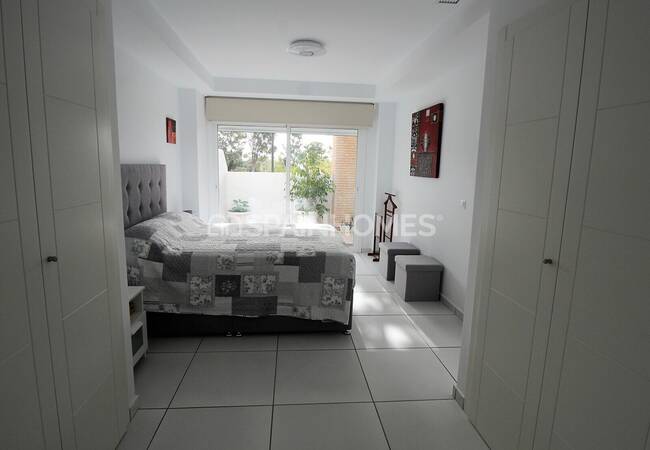 Sea View Villa in a Complex with Infinity Pool in Benalmadena 46