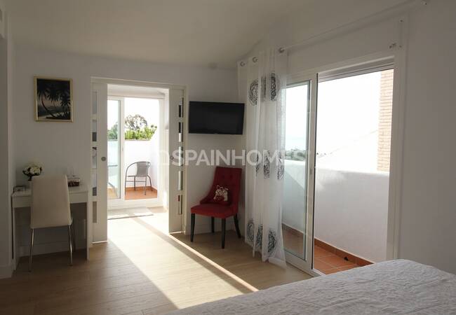 Sea View Villa in a Complex with Infinity Pool in Benalmadena 22