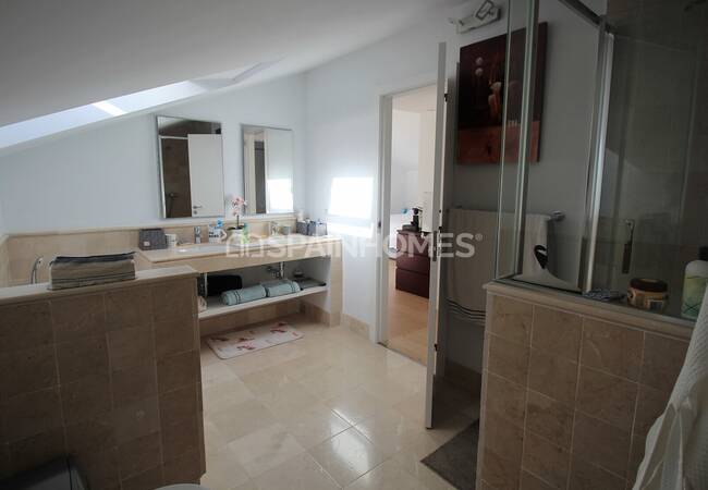 Sea View Villa in a Complex with Infinity Pool in Benalmadena 26