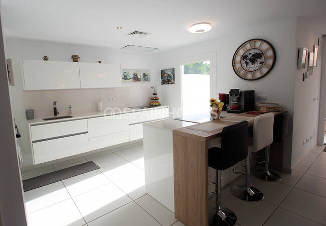 Sea View Villa in a Complex with Infinity Pool in Benalmadena 31