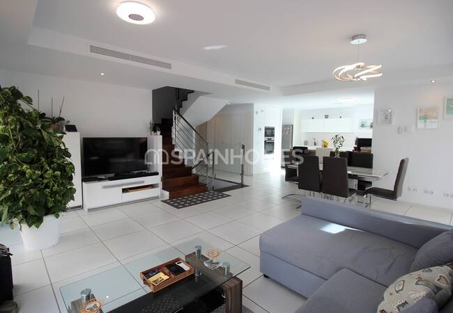 Sea View Villa in a Complex with Infinity Pool in Benalmadena 29