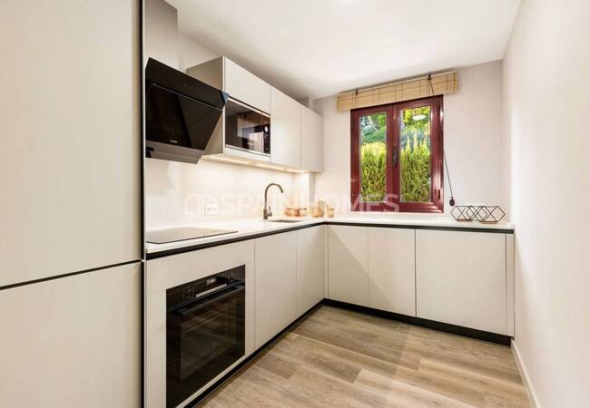 Apartments in Benahavis Surrounded by Golf Courses and Greenery 17