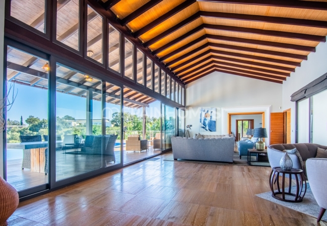 Villa with Picturesque Sea View in Ojen Close to Golf and Beach 16