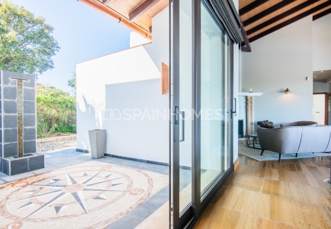 Villa with Picturesque Sea View in Ojen Close to Golf and Beach 25