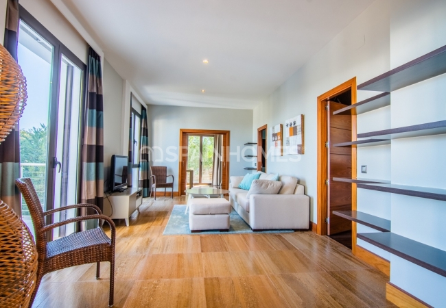 Villa with Picturesque Sea View in Ojen Close to Golf and Beach 28