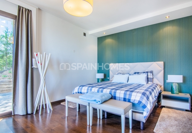 Villa with Picturesque Sea View in Ojen Close to Golf and Beach 32