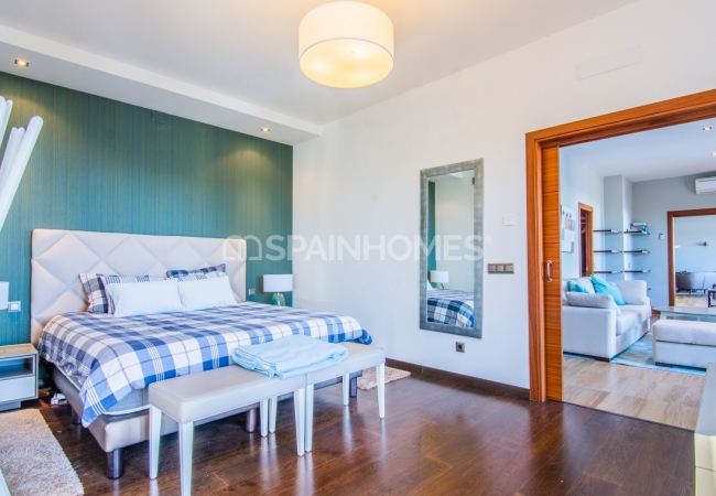 Villa with Picturesque Sea View in Ojen Close to Golf and Beach 33