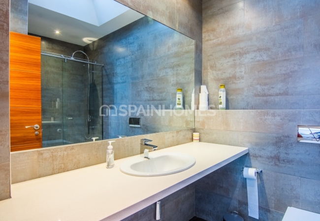 Villa with Picturesque Sea View in Ojen Close to Golf and Beach 37