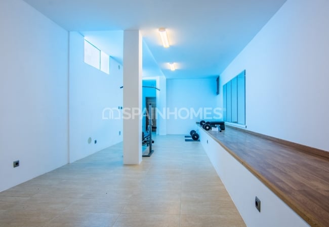 Villa with Picturesque Sea View in Ojen Close to Golf and Beach 46