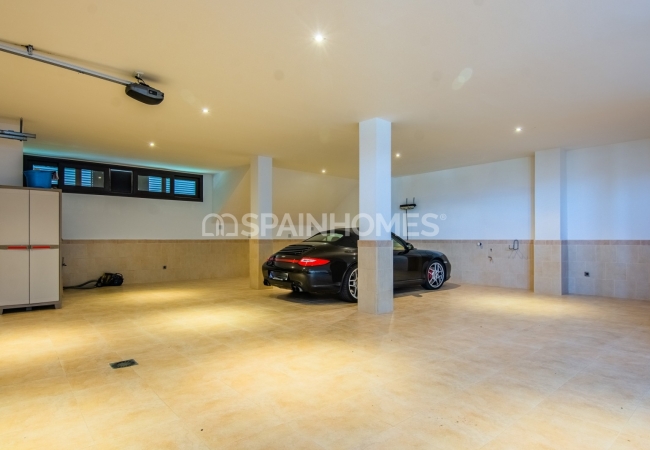 Villa with Picturesque Sea View in Ojen Close to Golf and Beach 55