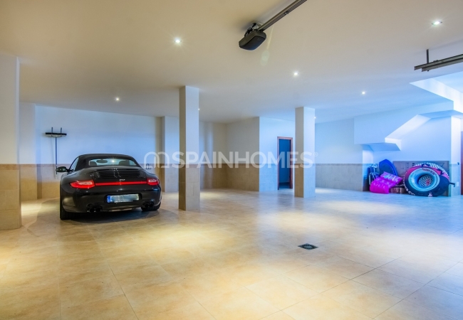 Villa with Picturesque Sea View in Ojen Close to Golf and Beach 56