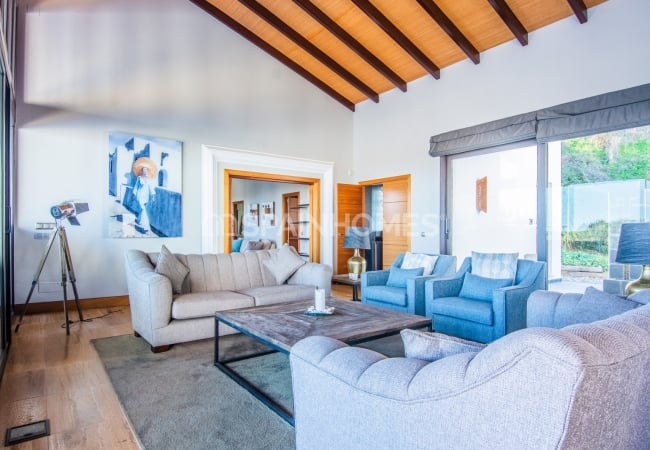 Villa with Picturesque Sea View in Ojen Close to Golf and Beach 24