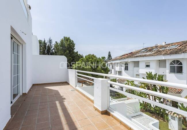 Marbella'da Deniz ve Dağ Manzaralı Yenilenmiş Daireler 22