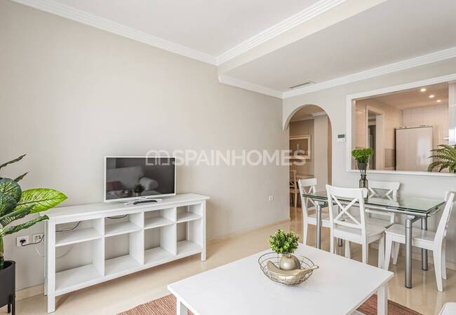 Marbella'da Deniz ve Dağ Manzaralı Yenilenmiş Daireler 24