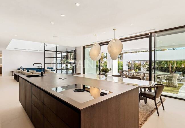 Marbella'da Puerto Banus Yakınında Özel Havuzlu Villa 16