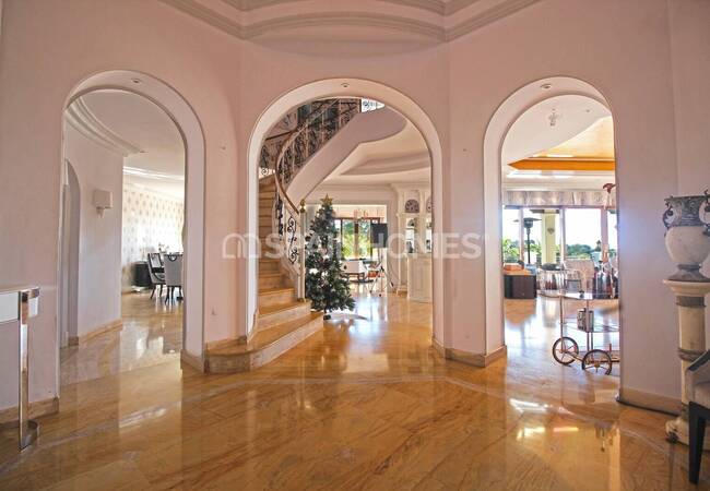 Herenhuis Als Fantastische Investeringsmogelijkheid In Benahavis 67