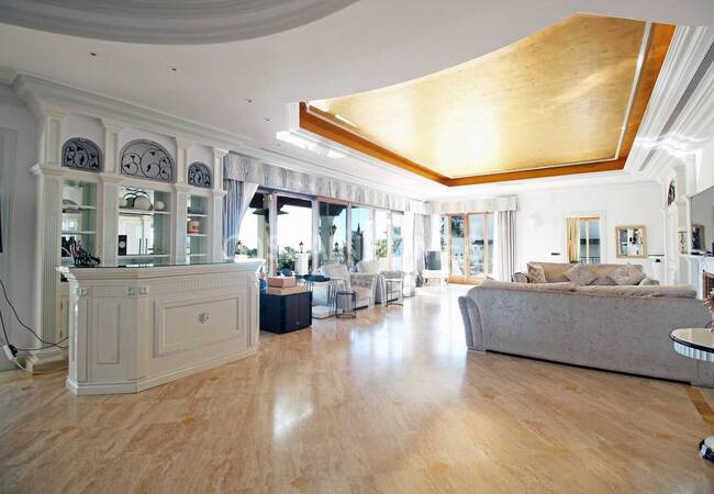 Herenhuis Als Fantastische Investeringsmogelijkheid In Benahavis 68
