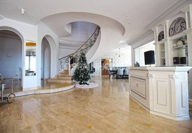 Herenhuis Als Fantastische Investeringsmogelijkheid In Benahavis 72
