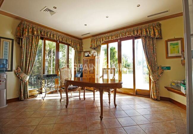 Herenhuis Als Fantastische Investeringsmogelijkheid In Benahavis 73