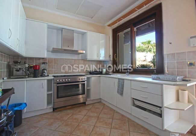 Herenhuis Als Fantastische Investeringsmogelijkheid In Benahavis 75