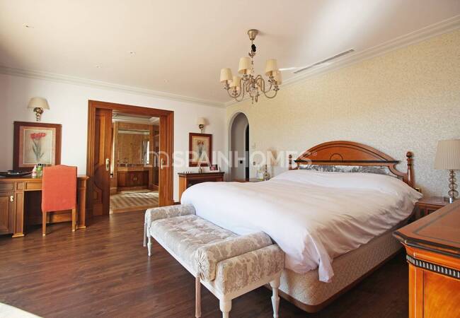 Herenhuis Als Fantastische Investeringsmogelijkheid In Benahavis 77