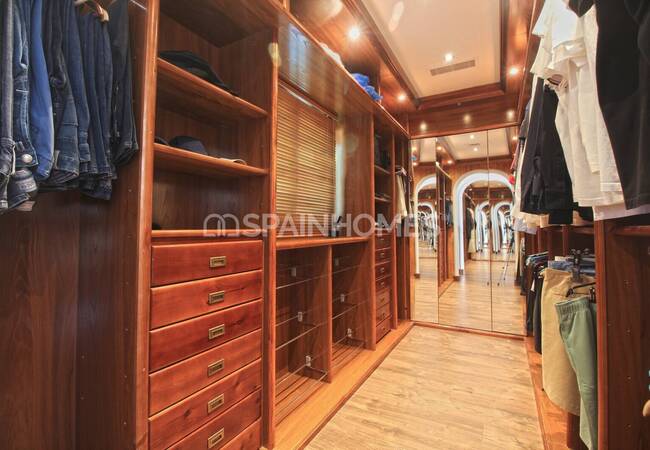 Herenhuis Als Fantastische Investeringsmogelijkheid In Benahavis 80