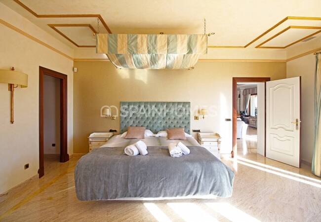 Herenhuis Als Fantastische Investeringsmogelijkheid In Benahavis 90