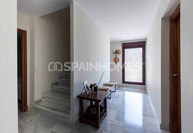 Reasonably Priced Modern Detached Villa in Benahavis 26