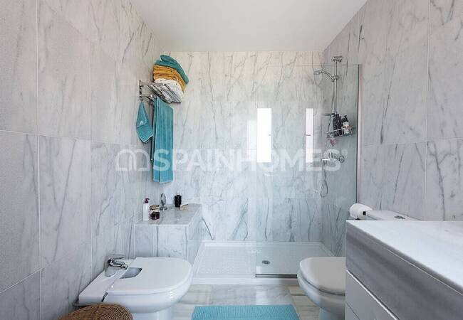 Reasonably Priced Modern Detached Villa in Benahavis 29