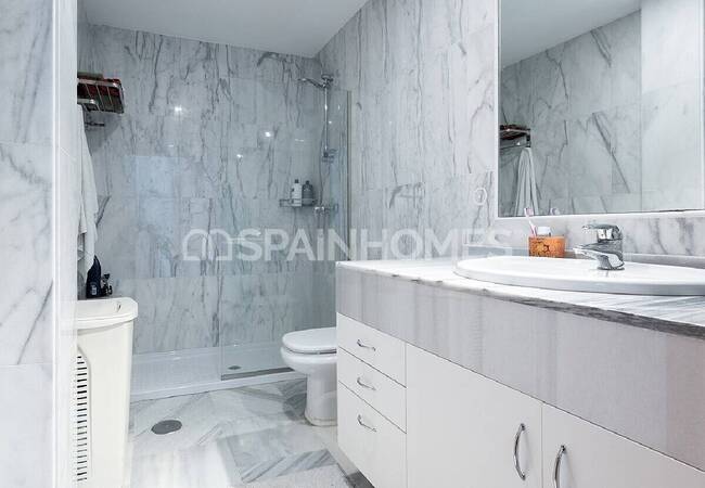 Reasonably Priced Modern Detached Villa in Benahavis 23