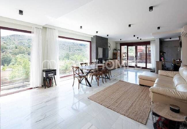 Reasonably Priced Modern Detached Villa in Benahavis 19