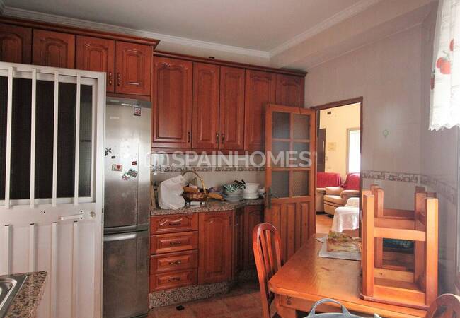 Centrally-located Home with Sea View in Benalmadena 27