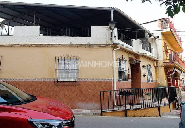 Centrally-located Home with Sea View in Benalmadena 40