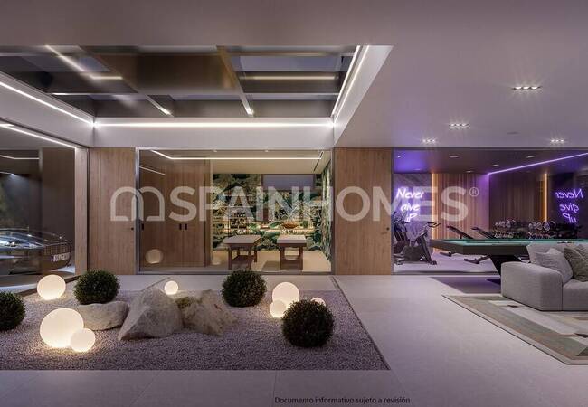 Estepona'da Denize Sıfır Konumda Asansörlü Satılık Villa 17