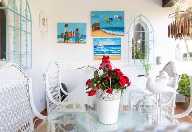 Spacious Classic Villa with a Large Garden in Marbella Spain 24