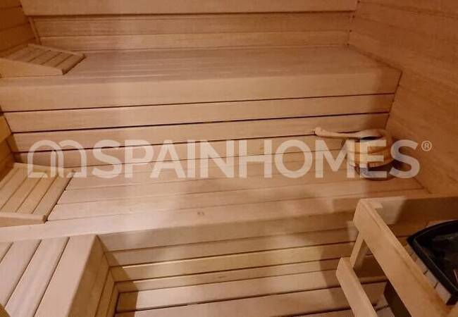 Вилла с Видом на Море и Гостевой Квартирой в Малаге 25