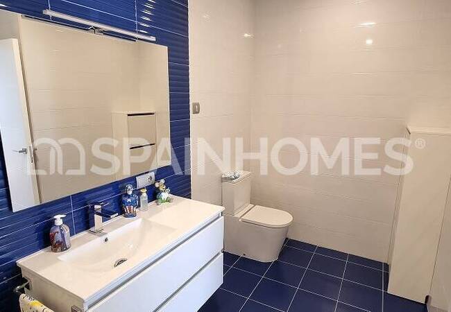 Вилла с Видом на Море и Гостевой Квартирой в Малаге 17