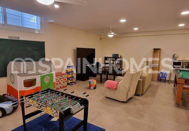 Вилла с Видом на Море и Гостевой Квартирой в Малаге 21