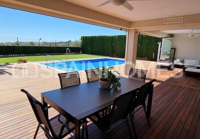 Вилла с Видом на Море и Гостевой Квартирой в Малаге 9