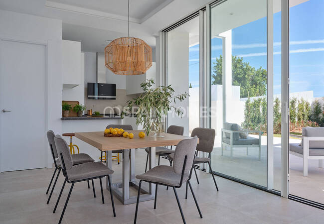 Quality Villas with Sea Views in Marbella's Prime Location 12