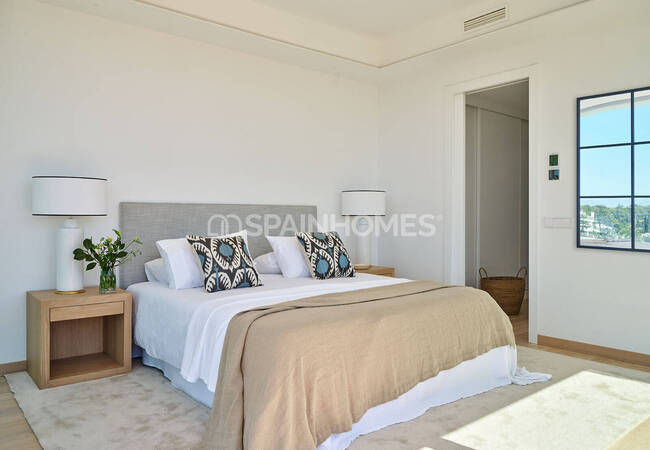 Quality Villas with Sea Views in Marbella's Prime Location 23