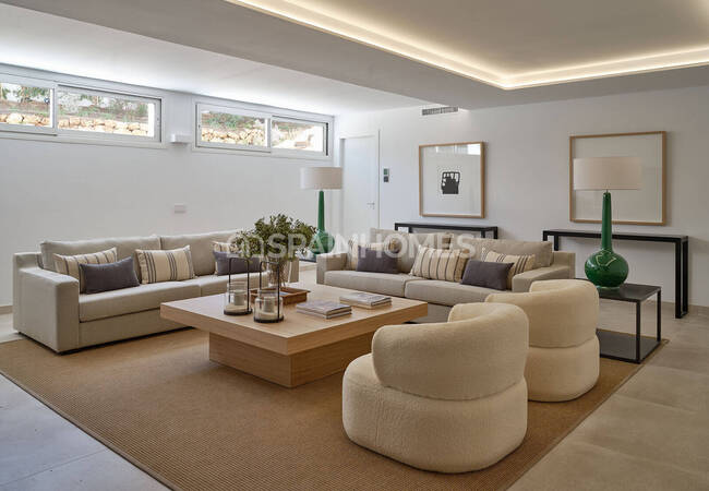 Quality Villas with Sea Views in Marbella's Prime Location 24