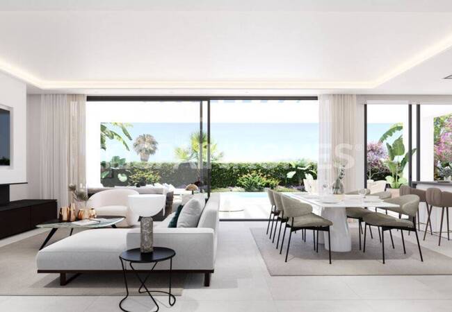 Mijas Calahonda'da Deniz Kıyısında 4 Yatak Odalı Şık Villalar 8