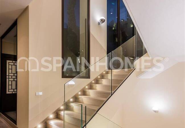 Дизайнерская недвижимость с потрясающими видами в Бенаависе 28