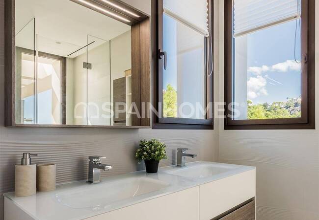 Дизайнерская недвижимость с потрясающими видами в Бенаависе 29