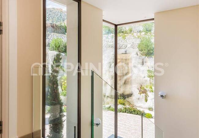 Дизайнерская недвижимость с потрясающими видами в Бенаависе 31