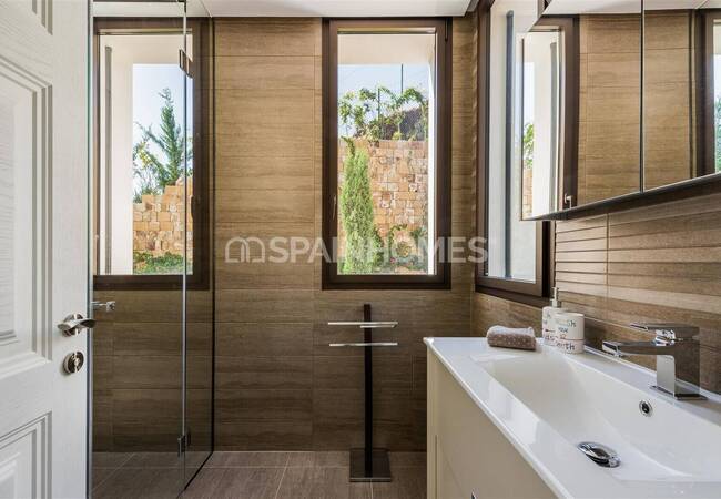 Дизайнерская недвижимость с потрясающими видами в Бенаависе 33